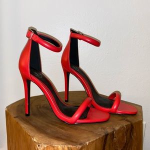 RED HEELS